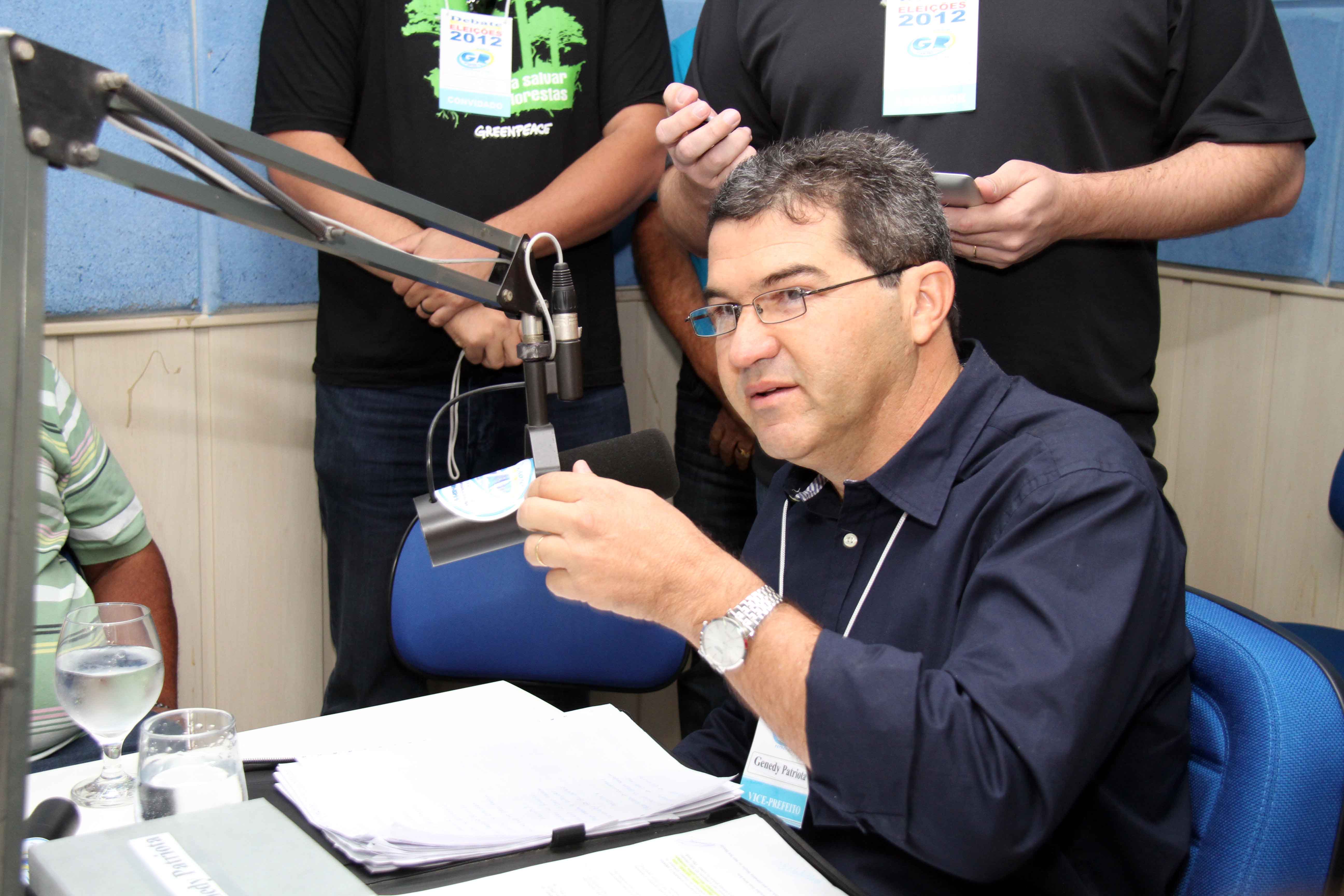 Gennedy Patriota lidera no primeiro debate com candidatos a vice em Petrolina