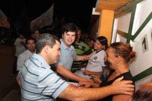 Onda azul da virada ganha as ruas de Petrolina 