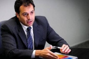 Secretário da Fazenda, Paulo Câmara, destaca que cálculo não considera saldos em caixa do exercício anterior, nem operações de crédito