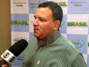 Médico cubano Norge Rodriguez disse que os principais problemas detectados por eles são enfermidades crônicas (Foto: Débora Soares/G1)