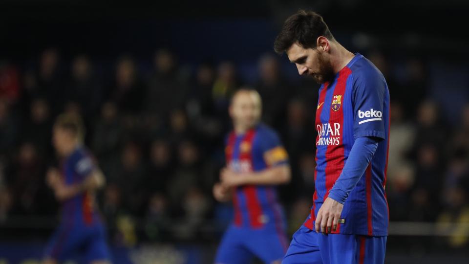 Barcelona's Argentinian forward Lionel Messi reacts after missing an attempt on goal during the Spanish league football match Villarreal CF vs FC Barcelona at El Madrigal stadium in Vila-real on January 8, 2017. / AFP / JOSE JORDAN (Photo credit should read JOSE JORDAN/AFP/Getty Images)